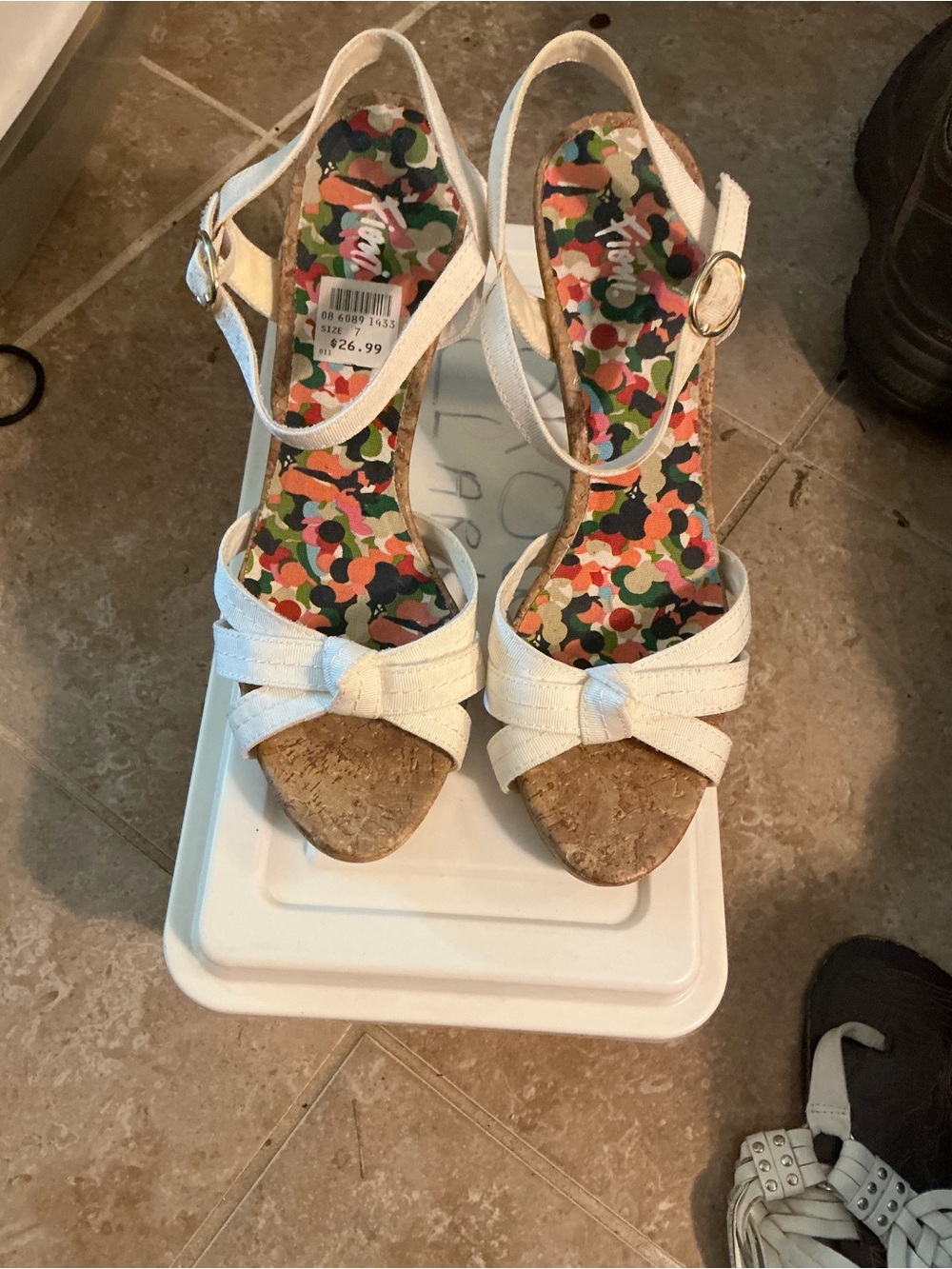 Fioni Y2K White Cork High Heel Sandals Confetti Floral Insole Sz 7. $15